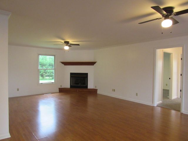 548 Cooper Dr, Mcminnville, TN 37110