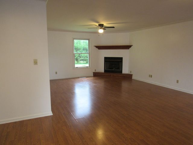 548 Cooper Dr, Mcminnville, TN 37110