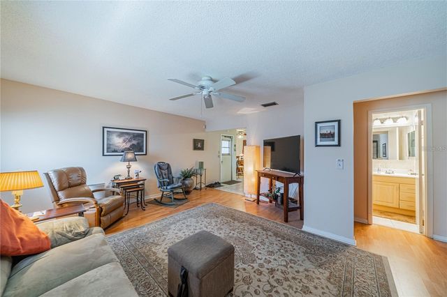 709 W BROCKTON PLACE NA, Sun City Center, FL 33573