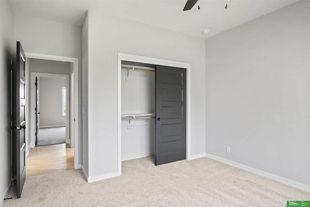 12359 Lake Vista Drive, Papillion, NE 68046