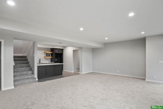 12359 Lake Vista Drive, Papillion, NE 68046