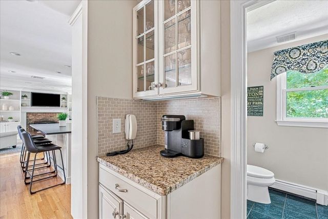 9 Catherine Avenue, Franklin, MA 02038