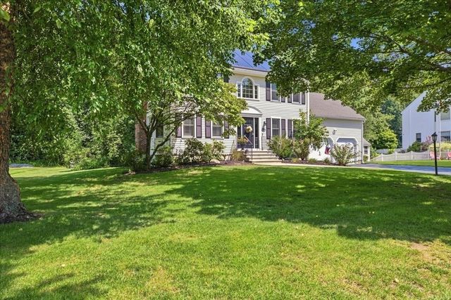 9 Catherine Avenue, Franklin, MA 02038