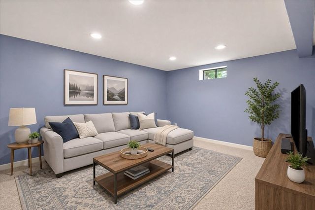 9 Catherine Avenue, Franklin, MA 02038