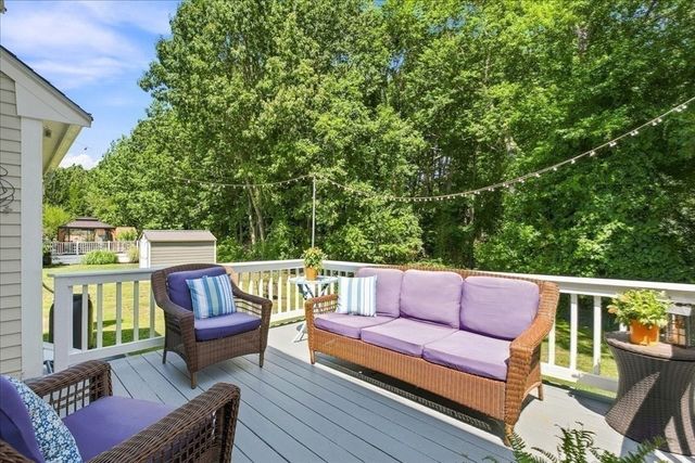 9 Catherine Avenue, Franklin, MA 02038