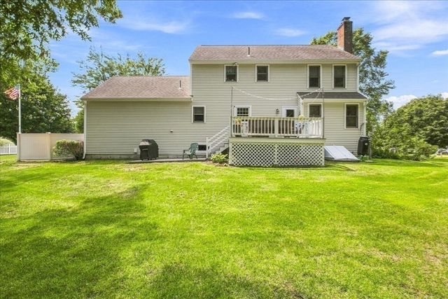 9 Catherine Avenue, Franklin, MA 02038