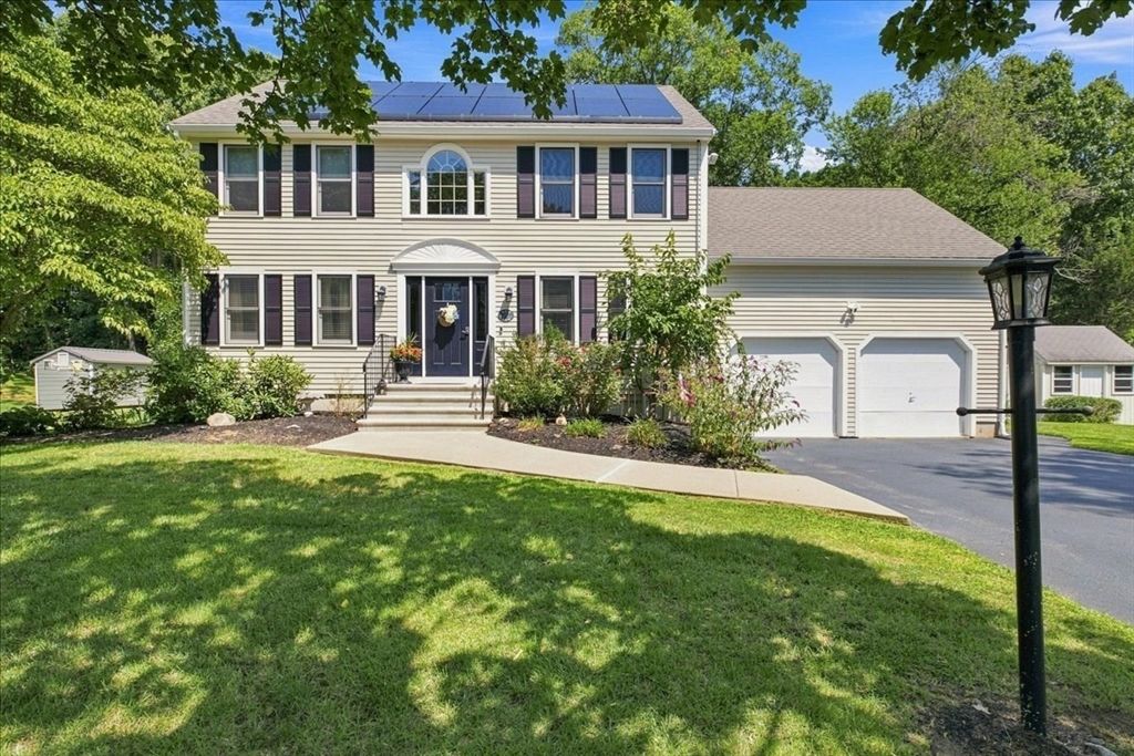 9 Catherine Avenue, Franklin, MA 02038