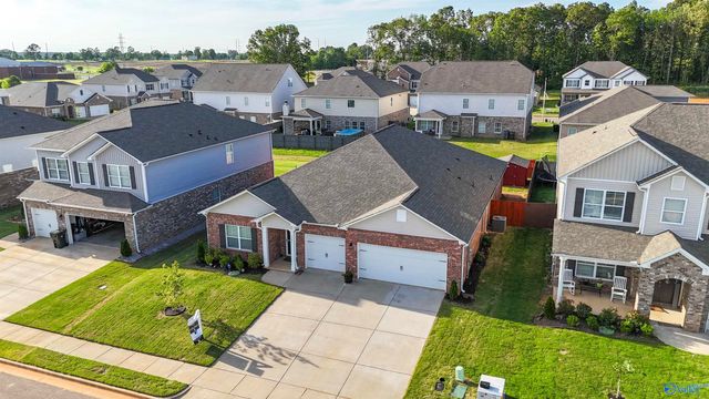 145 Chesire Cove Lane, New Market, AL 35761