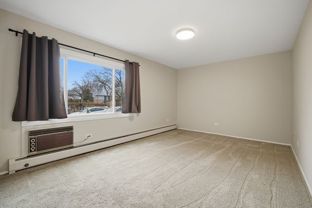 936 E Old Willow Road 104, Prospect Heights, IL 60070