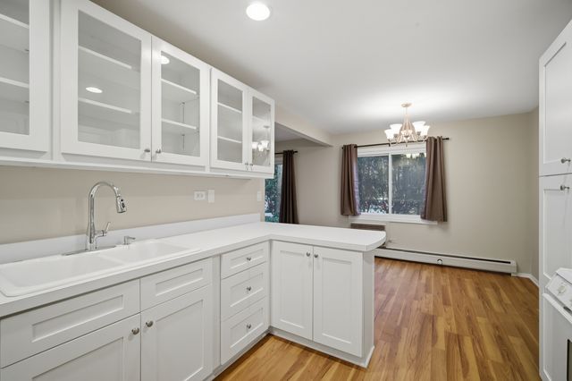 936 E Old Willow Road 104, Prospect Heights, IL 60070