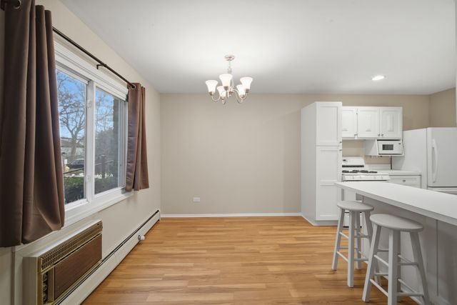 936 E Old Willow Road 104, Prospect Heights, IL 60070