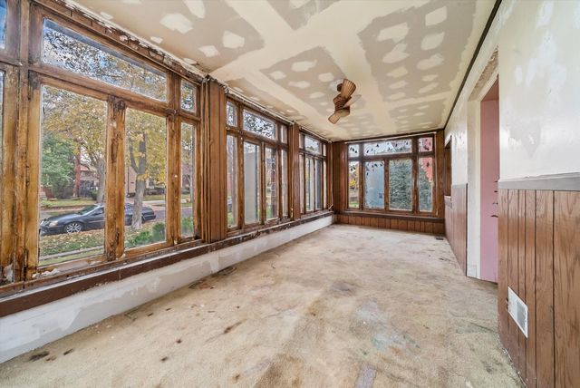 6943 S Euclid Avenue, Chicago, IL 60649