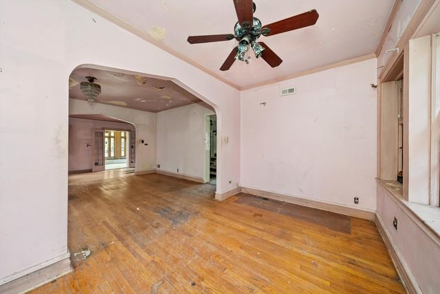 6943 S Euclid Avenue, Chicago, IL 60649