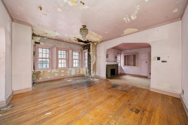 6943 S Euclid Avenue, Chicago, IL 60649