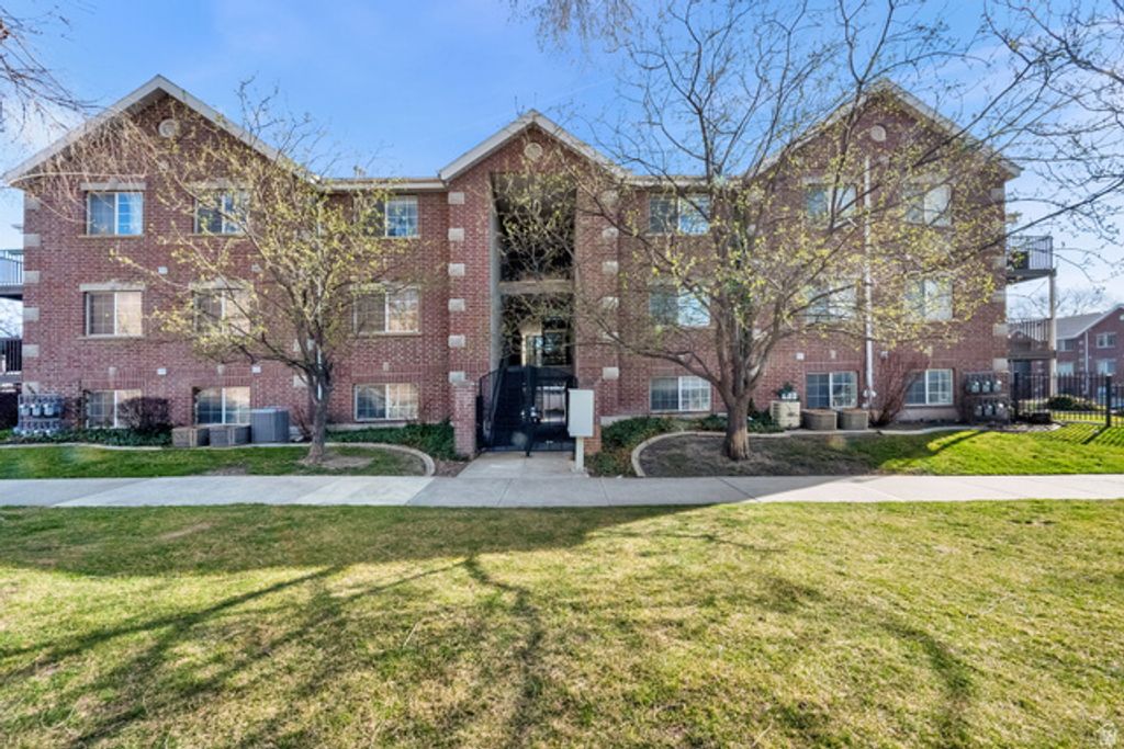 Image 1 of property listing at 315 W 700 N #1, Salt Lake City, UT 84103