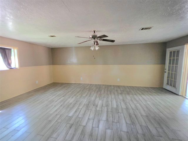 17308 Valley Lane, Conroe, TX 77306