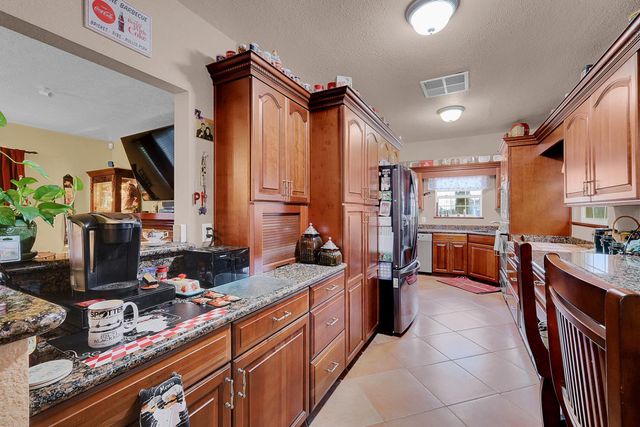 8383 Hallwood Blvd, Marysville, CA 95901