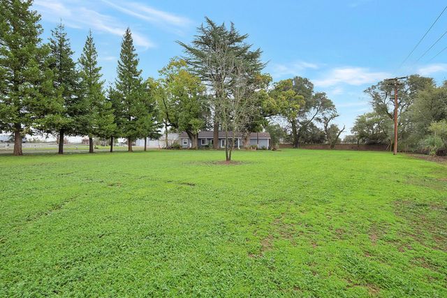 8383 Hallwood Blvd, Marysville, CA 95901