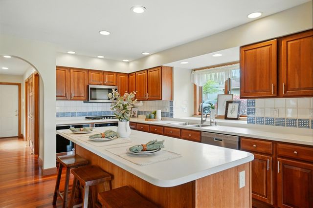 2085 Chickasaw Drive, London, OH 43140