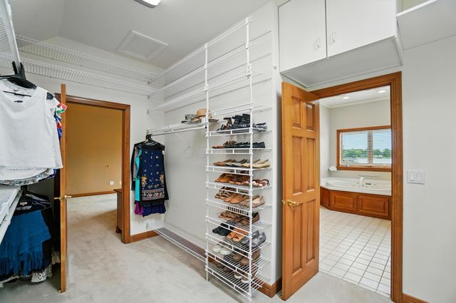 2085 Chickasaw Drive, London, OH 43140