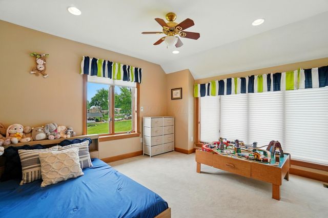 2085 Chickasaw Drive, London, OH 43140