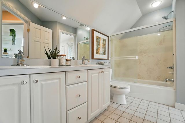 2085 Chickasaw Drive, London, OH 43140