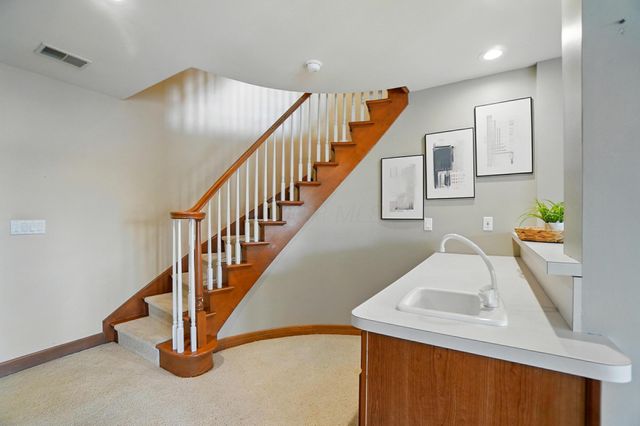 2085 Chickasaw Drive, London, OH 43140