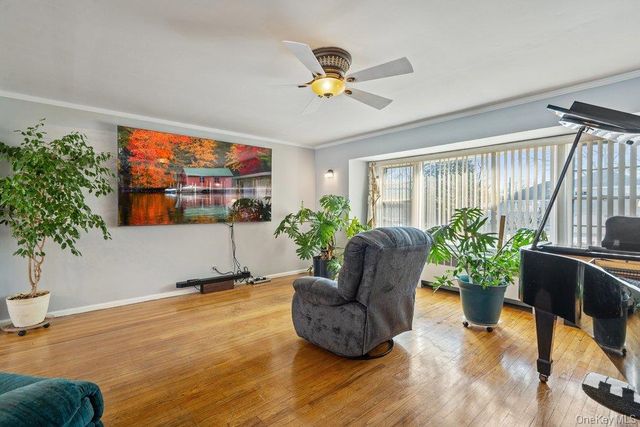 527 Alicia Drive, Westbury, NY 11590