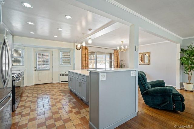 527 Alicia Drive, Westbury, NY 11590