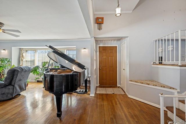 527 Alicia Drive, Westbury, NY 11590