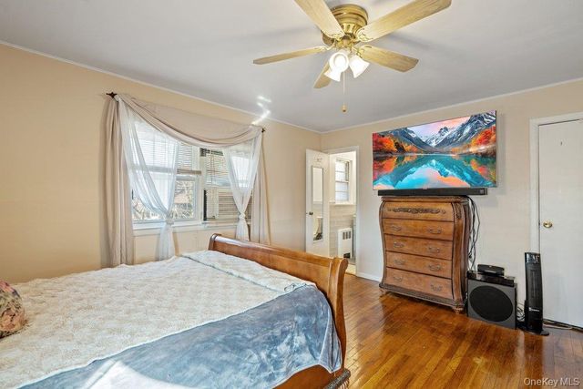 527 Alicia Drive, Westbury, NY 11590