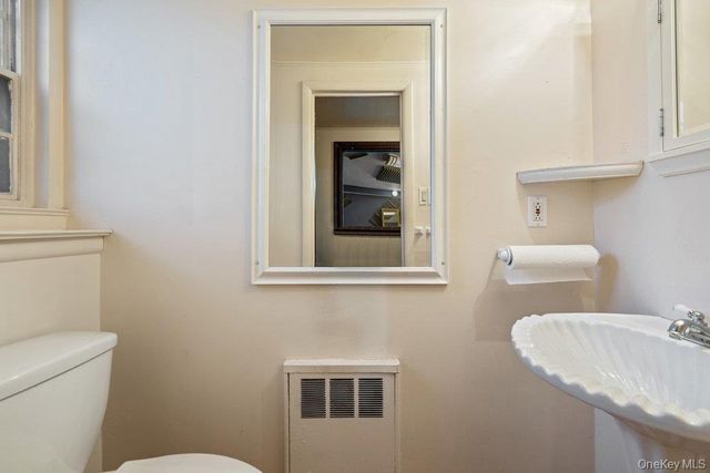 527 Alicia Drive, Westbury, NY 11590