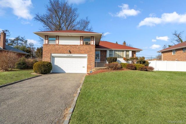 527 Alicia Drive, Westbury, NY 11590