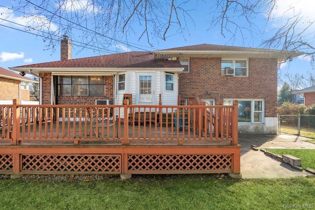 527 Alicia Drive, Westbury, NY 11590