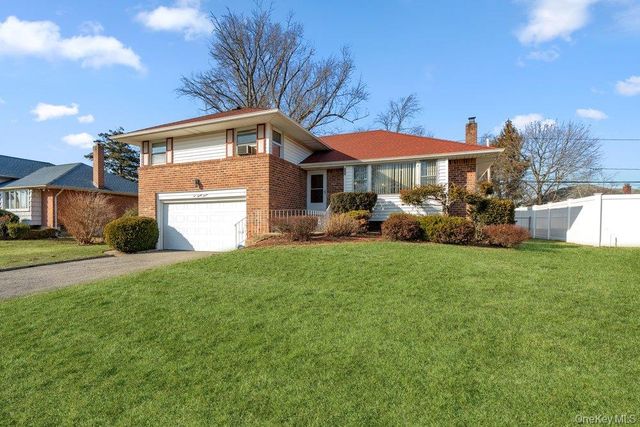 527 Alicia Drive, Westbury, NY 11590