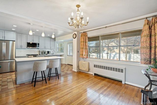 527 Alicia Drive, Westbury, NY 11590