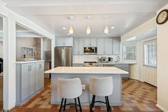 527 Alicia Drive, Westbury, NY 11590