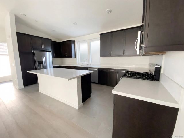 10462 Newbliss Way, San Diego, CA 92126