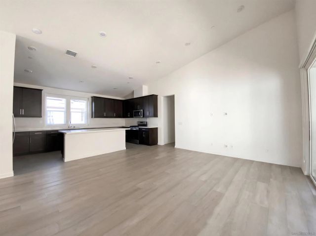 10462 Newbliss Way, San Diego, CA 92126