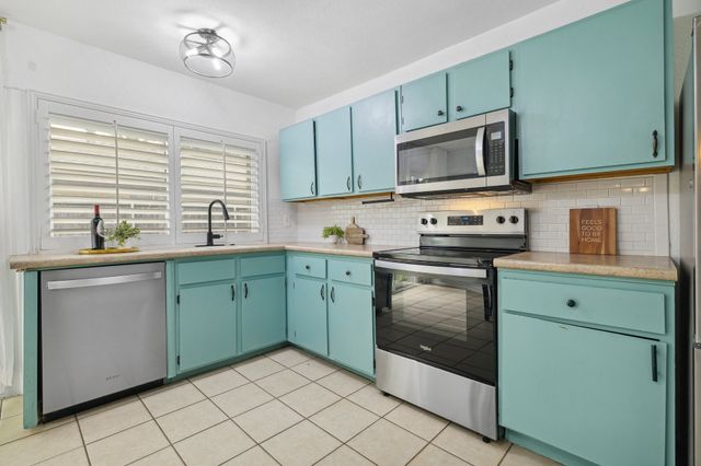 5044 Avery Lane, The Colony, TX 75056
