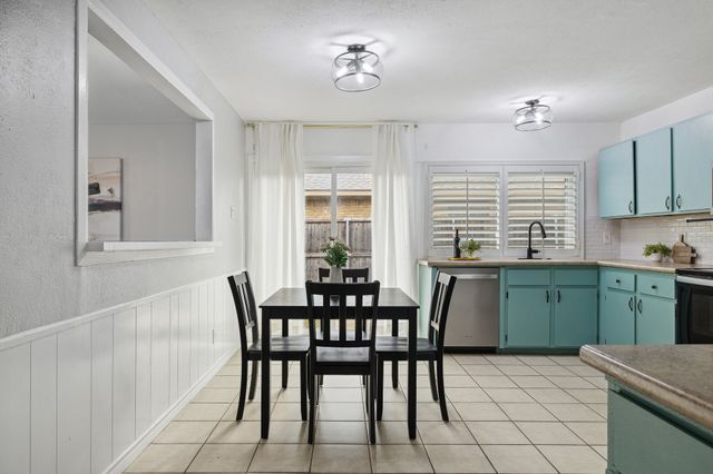 5044 Avery Lane, The Colony, TX 75056