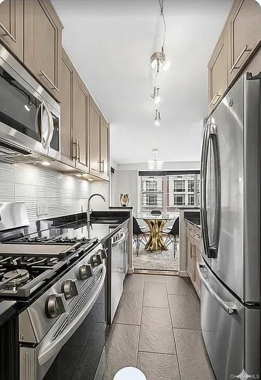 370 E 76th Street B1102, New York (manhattan), NY 10021 — photo 5