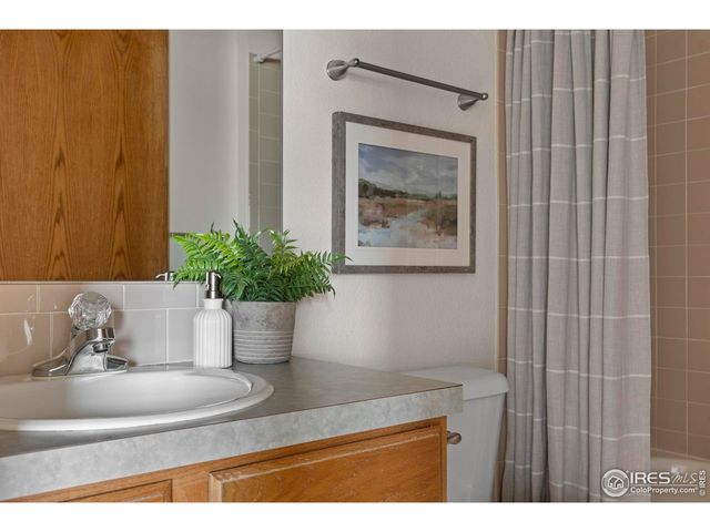 2384 Hampstead Dr, Loveland, CO 80538