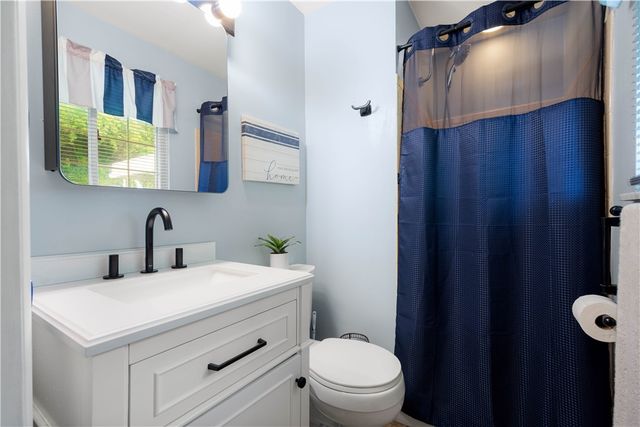 48 Woody Crest Dr, Whitehall, PA 15234