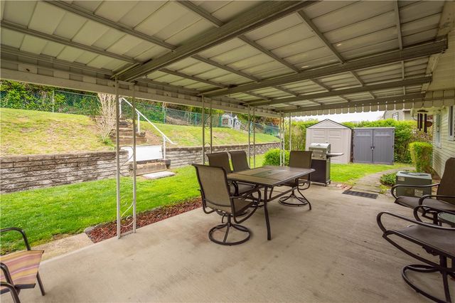48 Woody Crest Dr, Whitehall, PA 15234