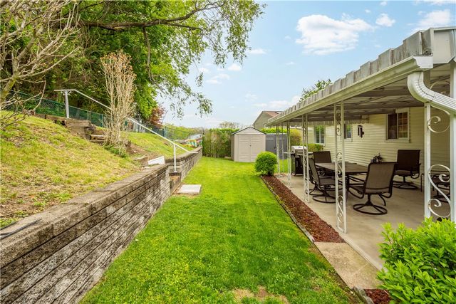 48 Woody Crest Dr, Whitehall, PA 15234