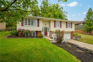 48 Woody Crest Dr, Whitehall, PA 15234