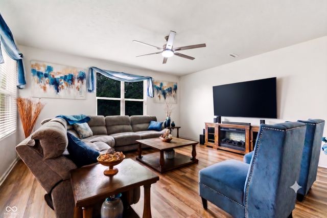 9185 Yvette Drive, Avon, IN 46123