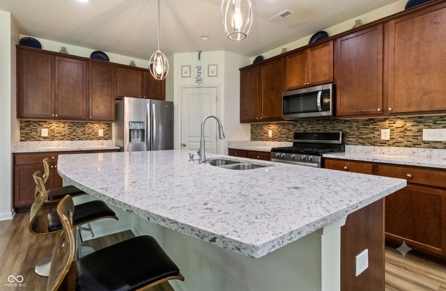 9185 Yvette Drive, Avon, IN 46123