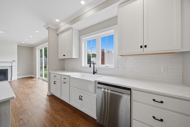 40 Ferncroft Rd, Braintree, MA 02184